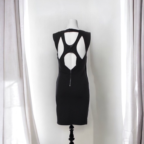 Alice + Olivia Sheath Black Dress Crewneck Cutout & Mesh Accents Size Medium - Picture 2 of 8